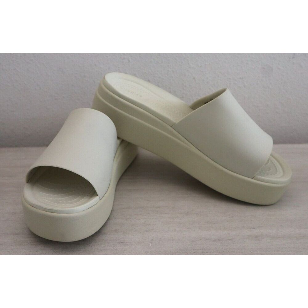 Crocs 208728-2Y2 Women's Sz 8 Bone/Beige Brooklyn Low Wedge Slide Sandals